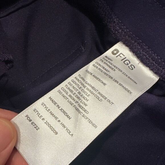 Figs purple scrub pants size XXS petite - Picture 5 of 6